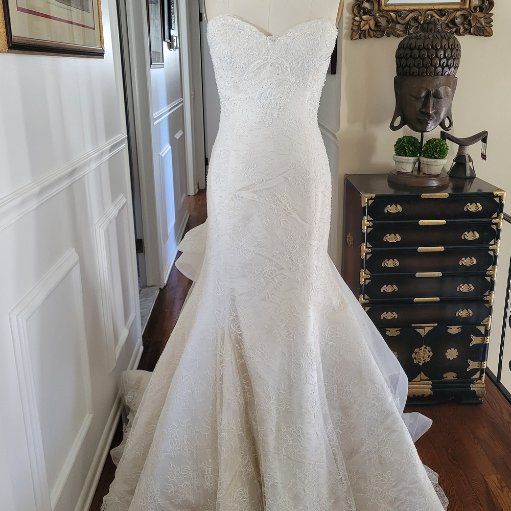 Yumi Katsura Couture Beaded Chantilly Lace Gown Sz 12 (Fits Like 8-10)